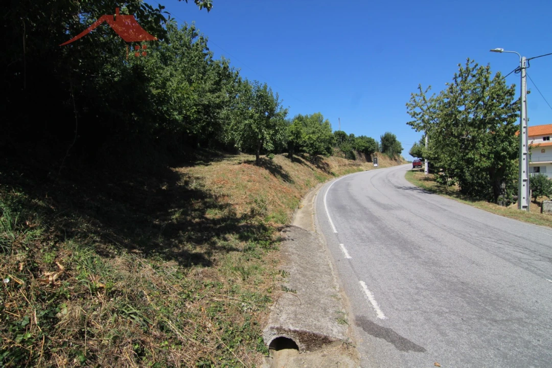 Moradia T4 para Venda em Vale Benfeito Foto 8