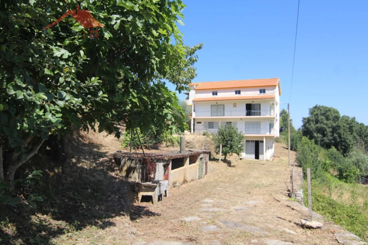 Moradia T4 para Venda em Vale Benfeito