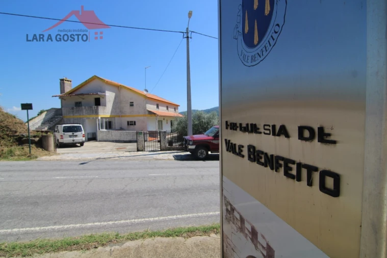 Moradia T4 para Venda em Vale Benfeito Foto 6