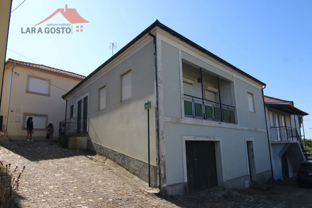 Moradia T4 para Venda em Ala e Vilarinho do Monte Foto 1