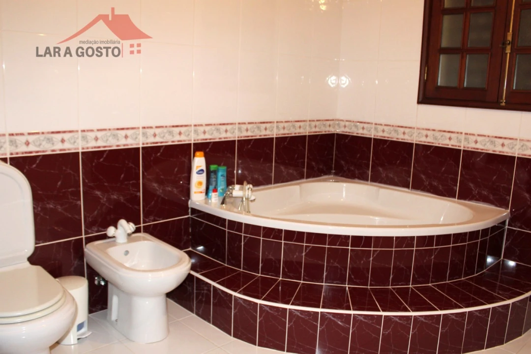 Moradia T4 para Venda em Bouça Foto 8