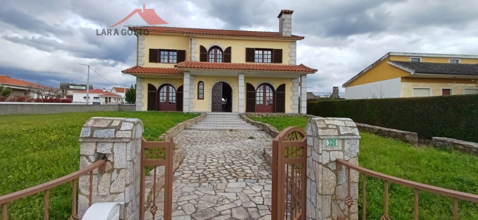 Moradia T4 para Venda em Bouça Foto 3