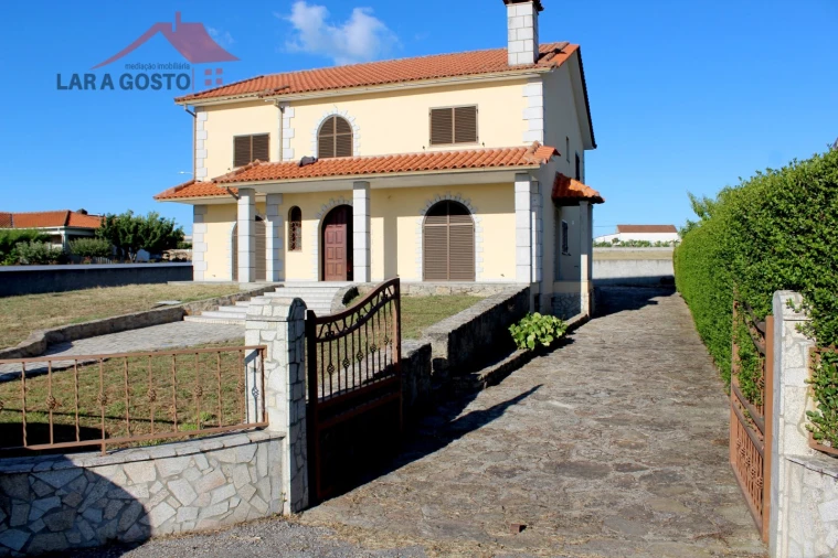 Moradia T4 para Venda em Bouça Foto 2