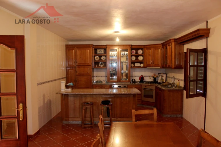 Moradia T4 para Venda em Bouça Foto 4