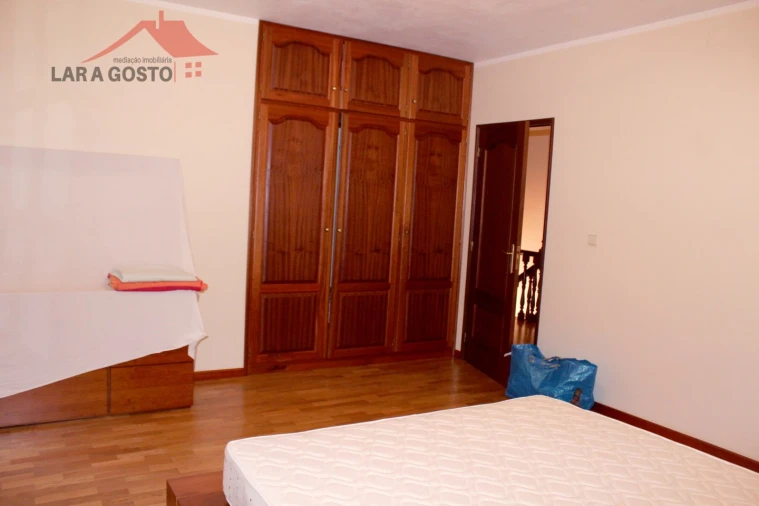 Moradia T4 para Venda em Bouça Foto 5