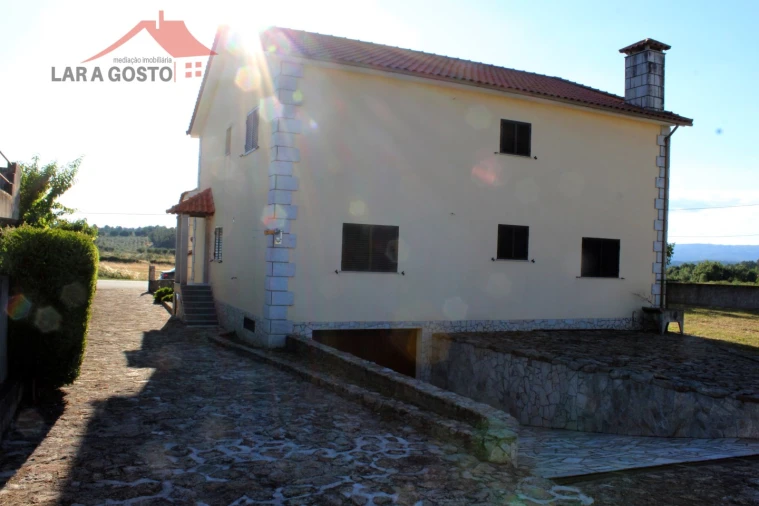 Moradia T4 para Venda em Bouça Foto 17