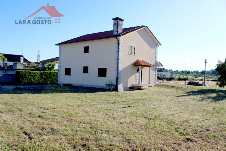 Moradia T4 para Venda em Bouça Foto 18