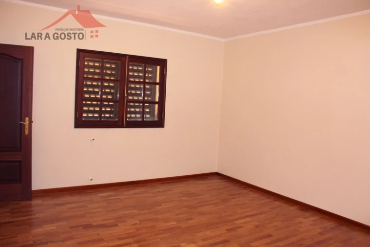 Moradia T4 para Venda em Bouça Foto 11