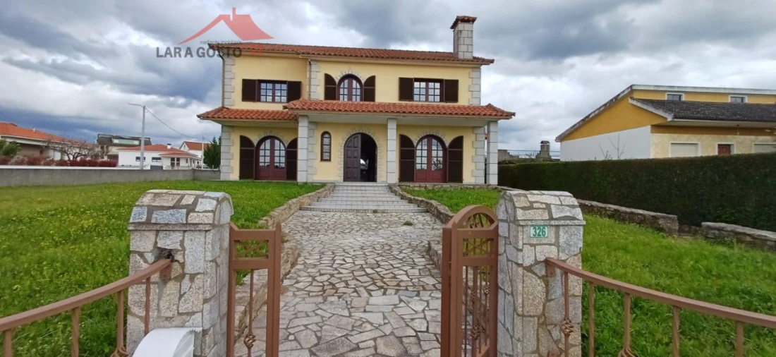 Moradia T4 para Venda em Bouça Foto 3