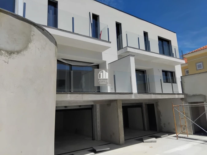 Moradia T3 para Venda em Charneca de Caparica e Sobreda Foto 4