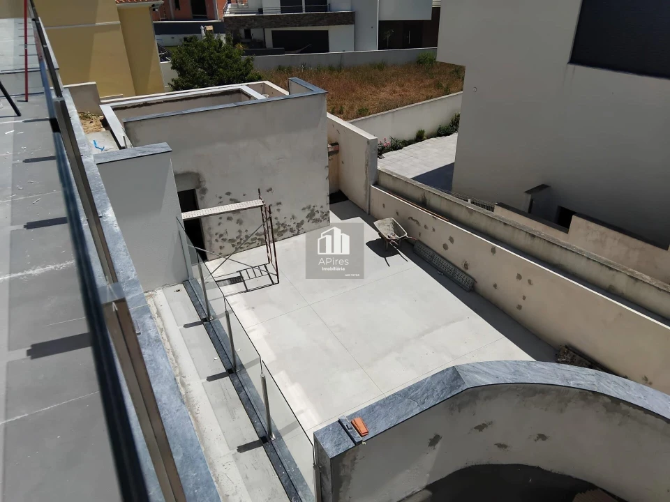 Moradia T3 para Venda em Charneca de Caparica e Sobreda Foto 11