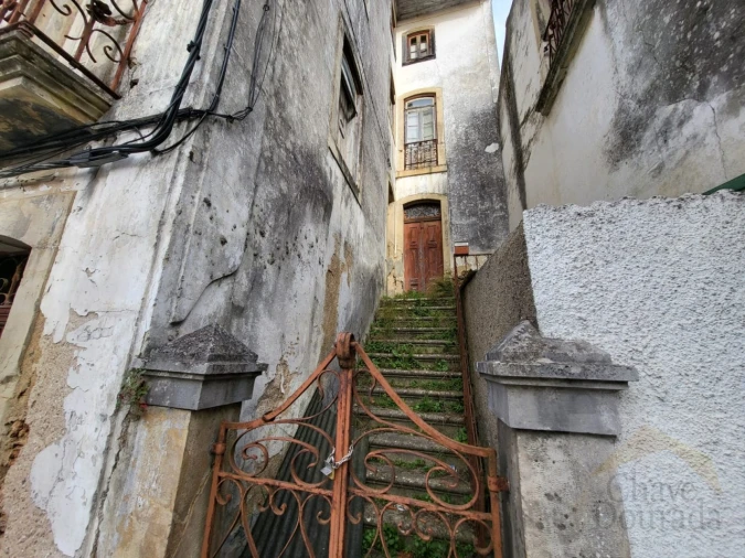 Moradia T5 para Venda em Cernache Foto 8