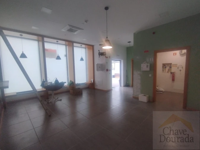 Loja para Venda em Eiras e São Paulo de Frades Foto 1