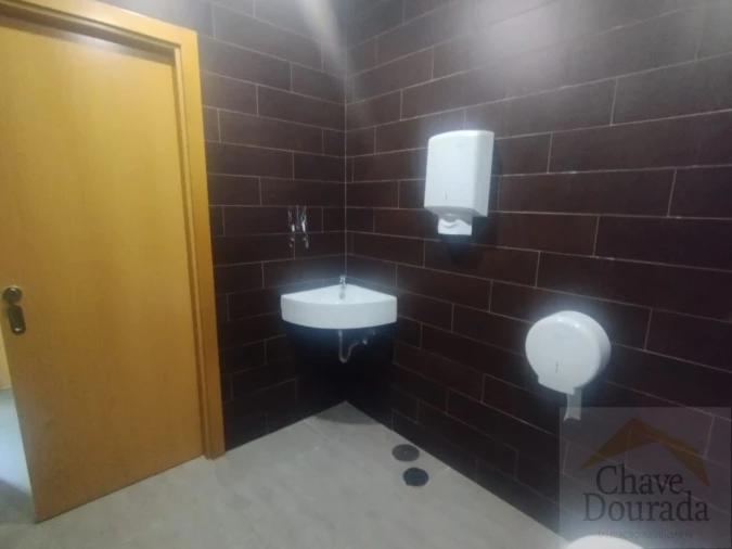 Loja para Venda em Eiras e São Paulo de Frades Foto 8