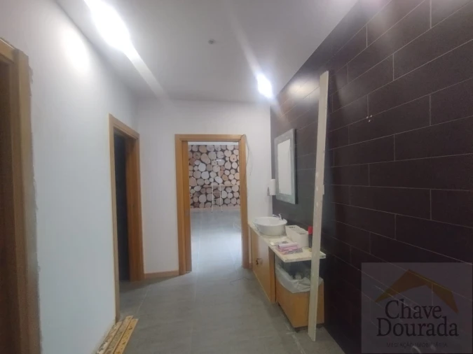 Loja para Venda em Eiras e São Paulo de Frades Foto 10