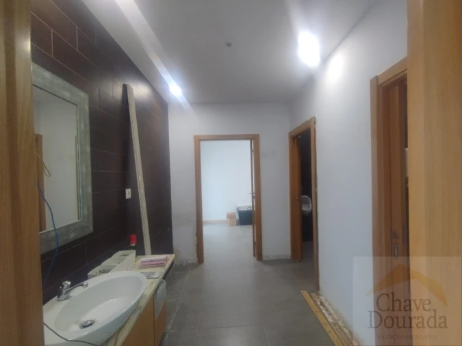 Loja para Venda em Eiras e São Paulo de Frades Foto 14