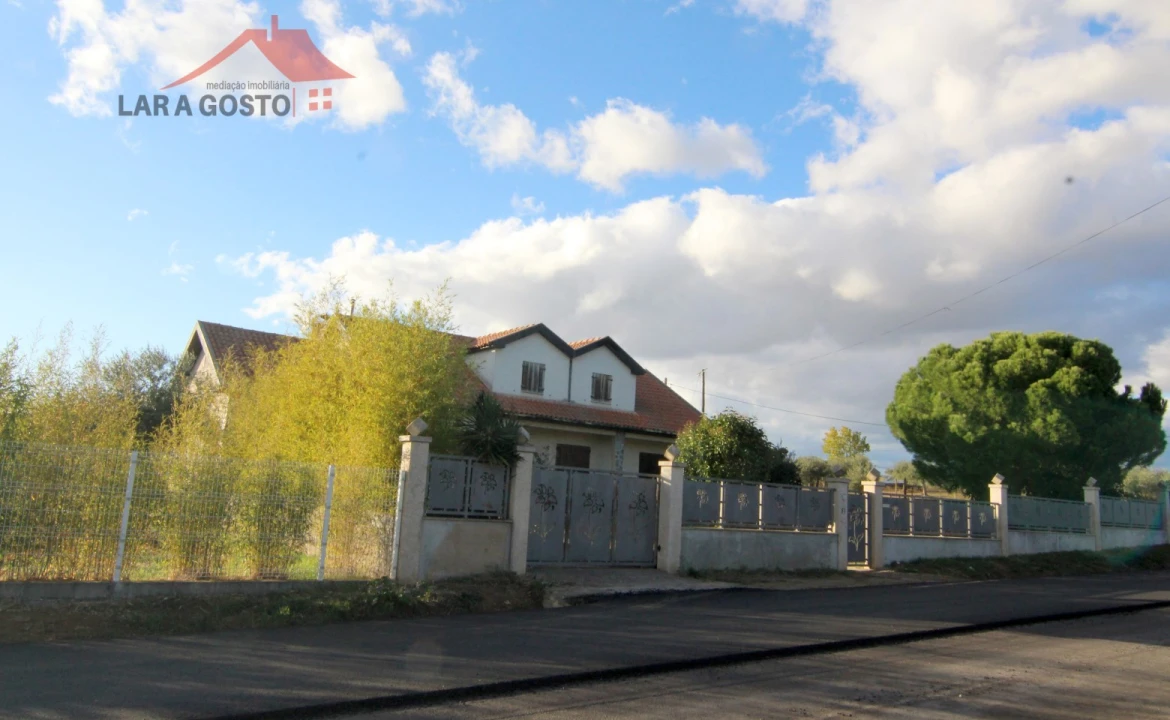 Moradia T3 para Venda em Grijo Foto 3