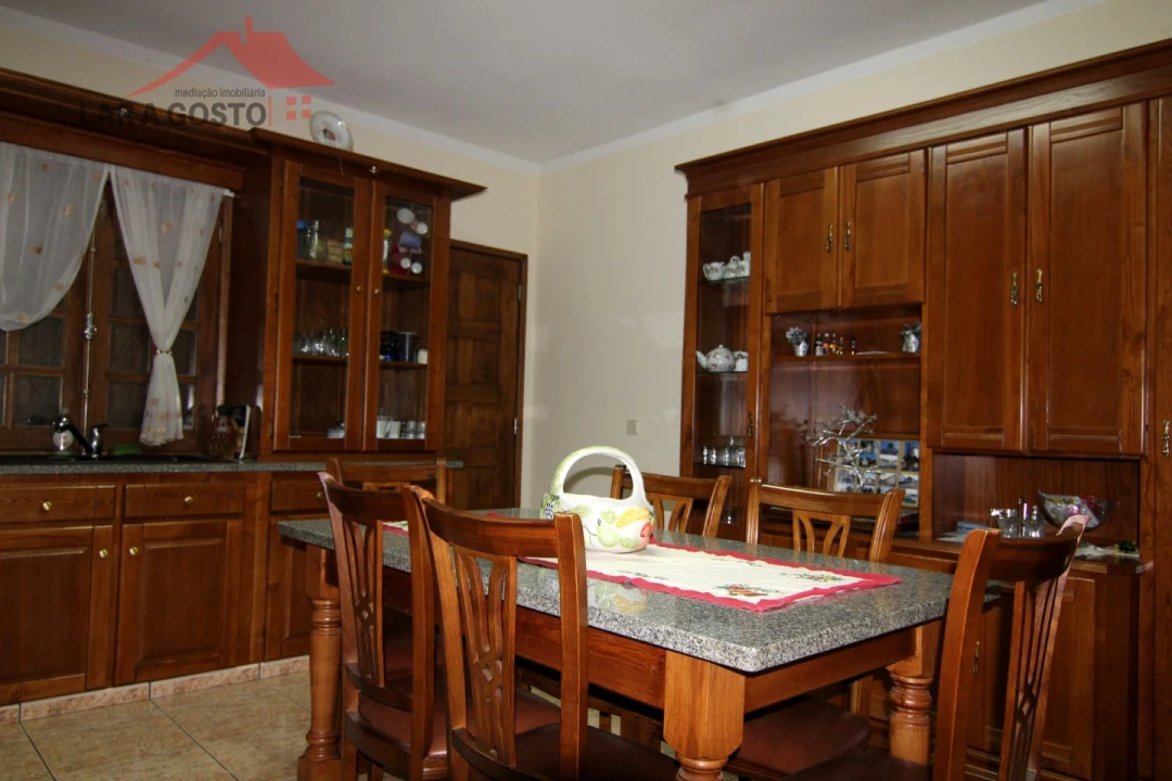 Moradia T3 para Venda em Grijo Foto 7