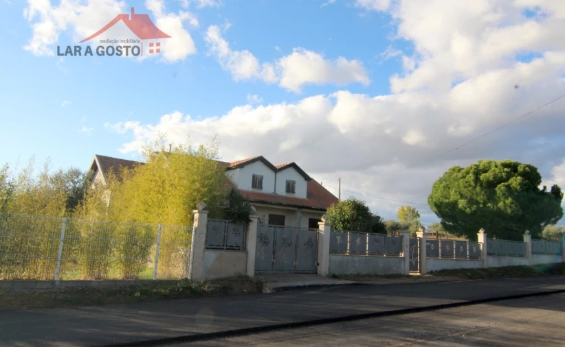 Moradia T3 para Venda em Grijo Foto 3