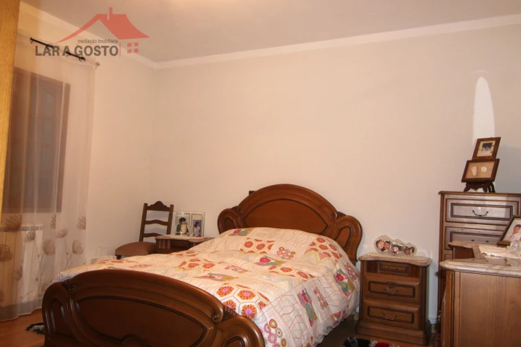 Moradia T3 para Venda em Grijo Foto 9