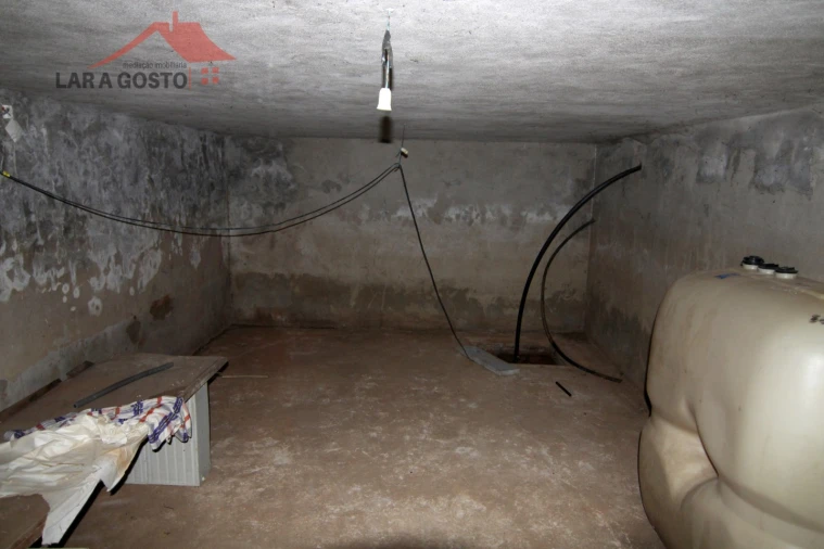 Moradia T3 para Venda em Grijo Foto 16