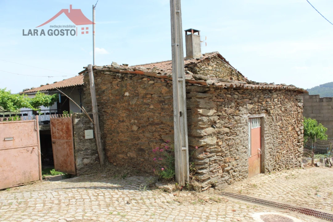 Moradia T4 para Venda em Arcas Foto 2