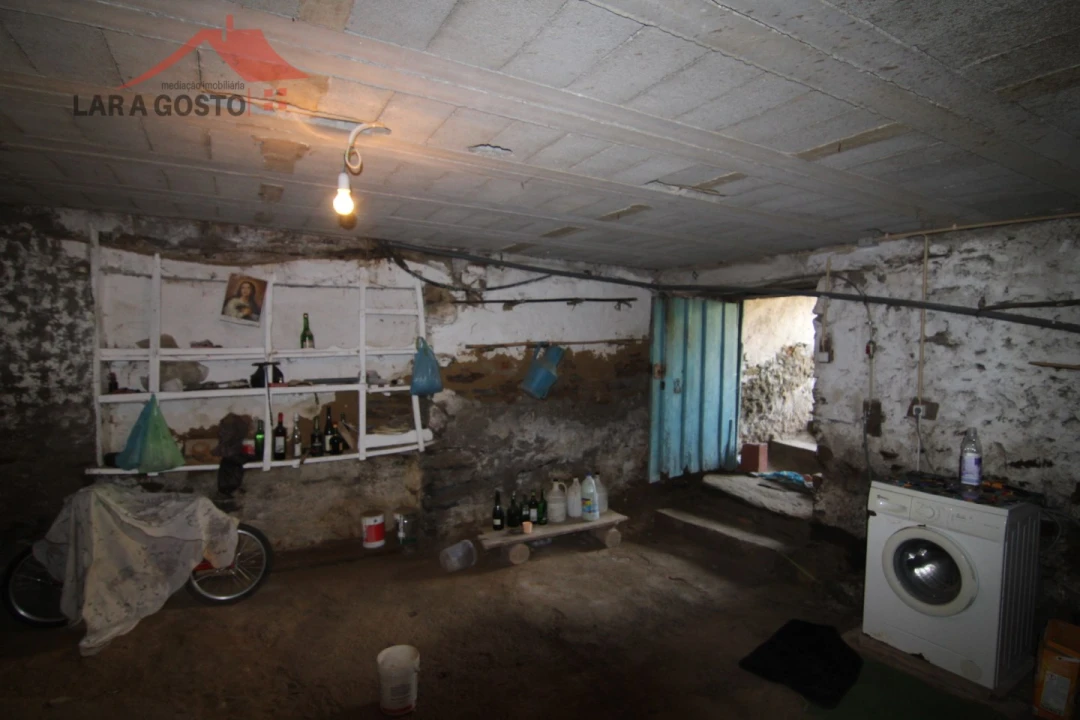 Moradia T4 para Venda em Arcas Foto 10