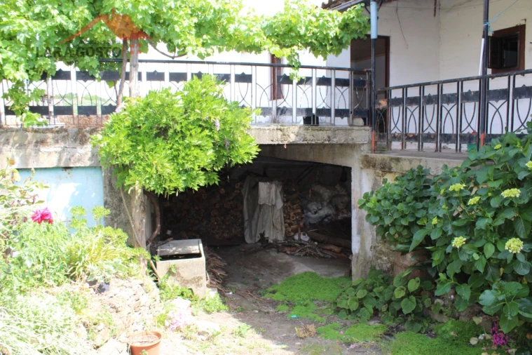 Moradia T4 para Venda em Arcas Foto 5