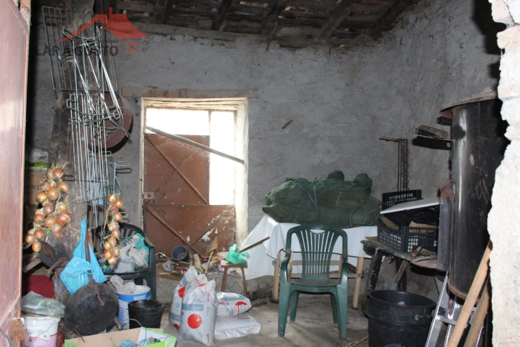 Moradia T4 para Venda em Arcas Foto 8