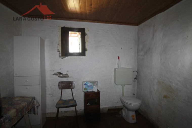 Moradia T4 para Venda em Arcas Foto 16