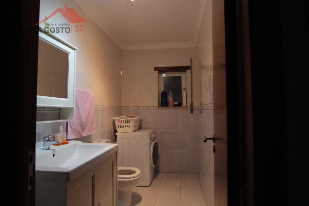 Moradia T2 para Venda em Lombo Foto 10