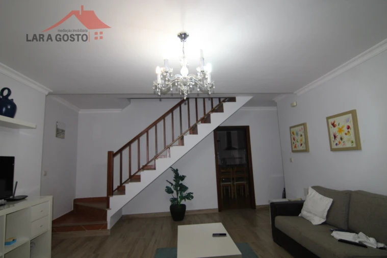 Moradia T2 para Venda em Lombo Foto 9