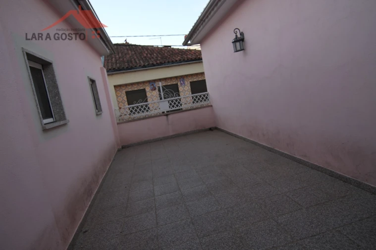 Moradia T2 para Venda em Lombo Foto 6