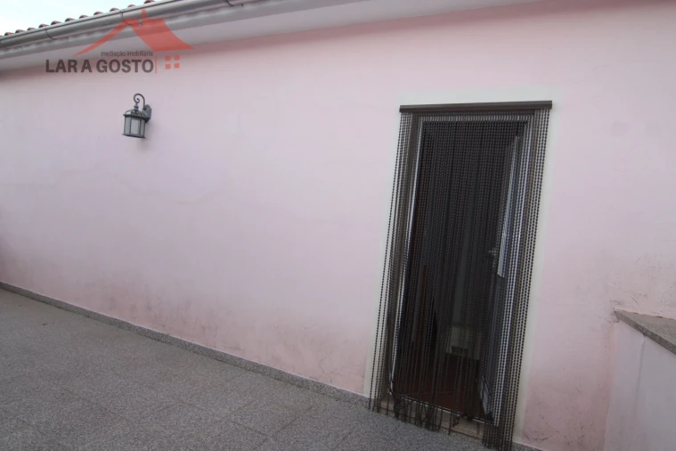 Moradia T2 para Venda em Lombo Foto 5