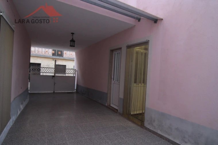 Moradia T2 para Venda em Lombo Foto 4