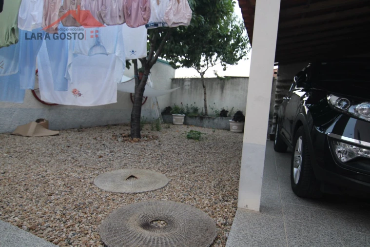 Moradia T2 para Venda em Lombo Foto 15