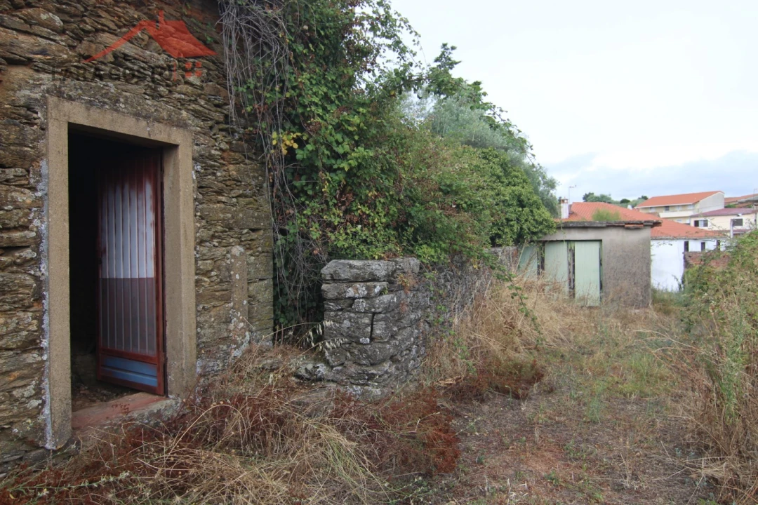 Moradia T5 para Venda em Ala e Vilarinho do Monte Foto 12