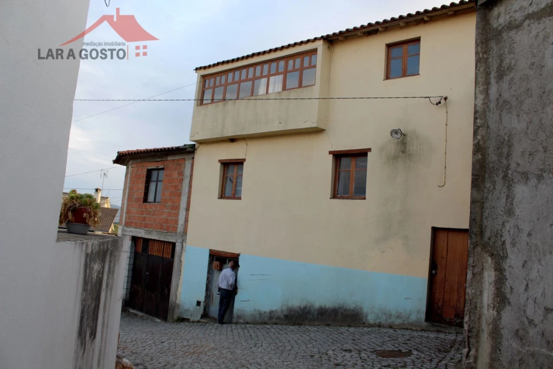 Moradia T2 para Venda em Podence e Santa Combinha Foto 2