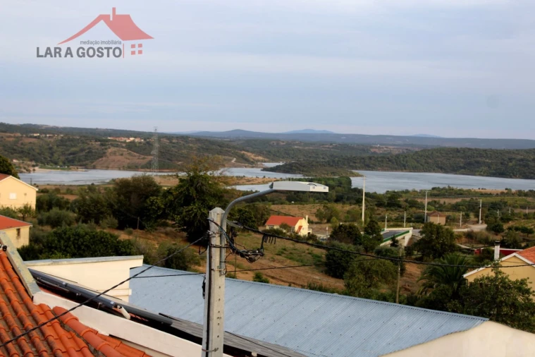 Moradia T2 para Venda em Podence e Santa Combinha