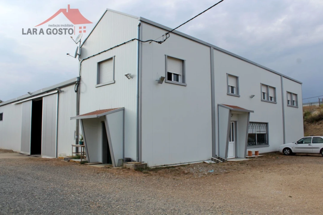 Armazém para Venda em Sezulfe Foto 2