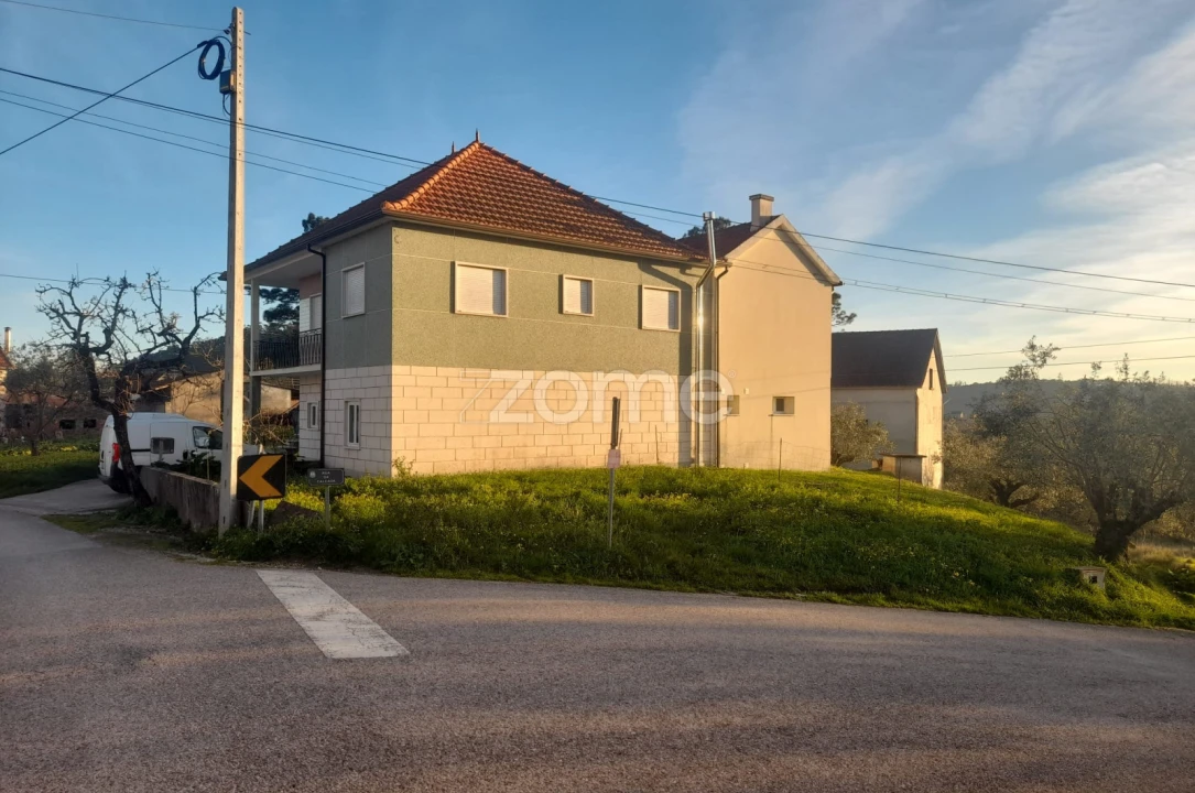 Moradia T3 para Venda em Vermoil Foto 1