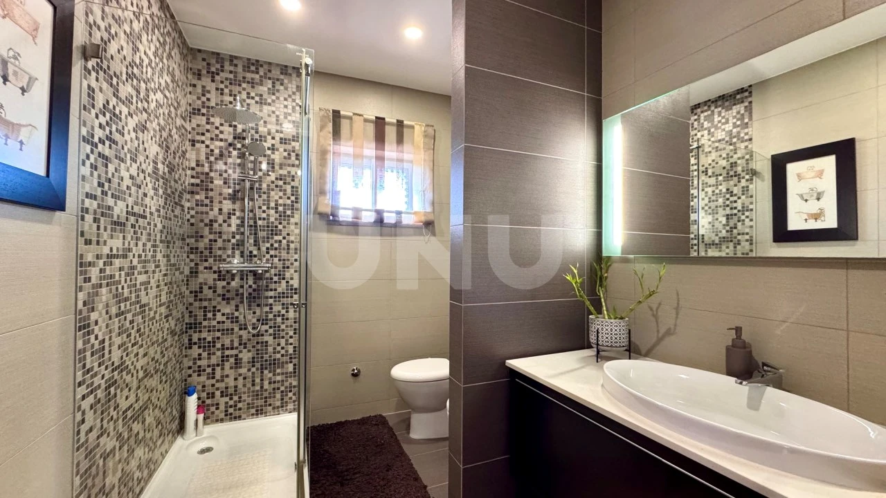 Moradia T5 para Venda em Escalos de Baixo e Mata Foto 12