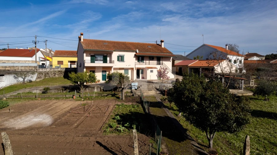 Moradia T5 para Venda em Escalos de Baixo e Mata Foto 34