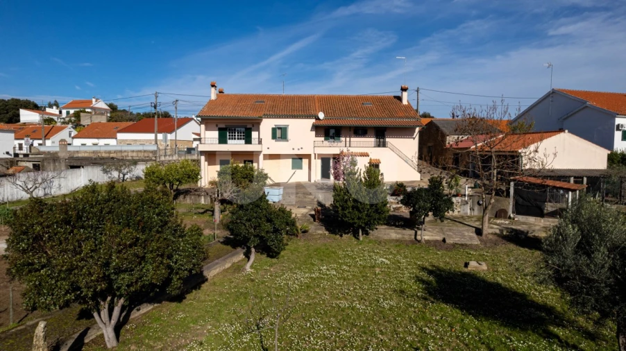 Moradia T5 para Venda em Escalos de Baixo e Mata Foto 2