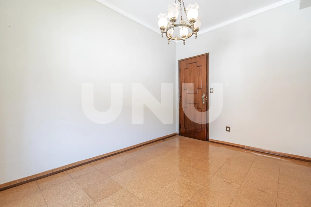 Moradia T6 para Venda em Covilhã e Canhoso Foto 45