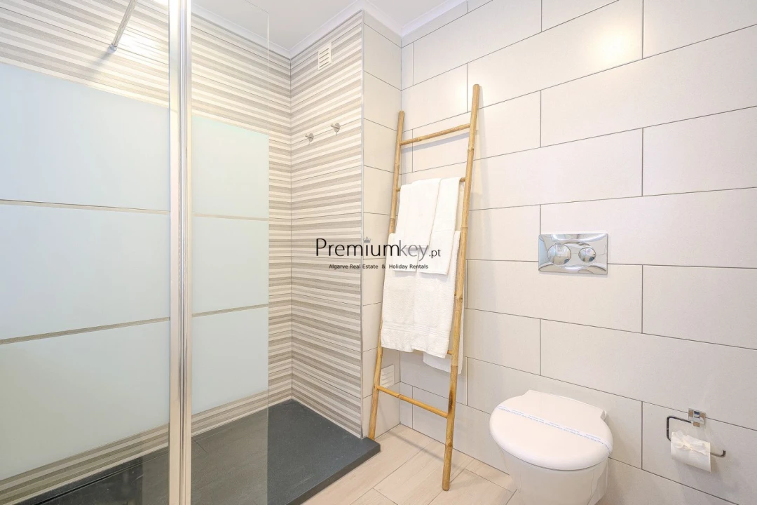 Apartamento T1 para Venda em Guia Foto 32