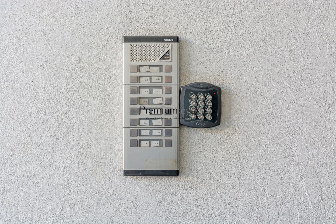 Apartamento T1 para Venda em Guia Foto 45