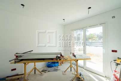 Moradia T4 para Venda em Charneca de Caparica e Sobreda