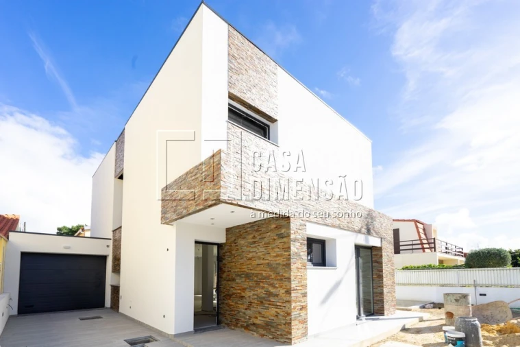 Moradia T4 para Venda em Charneca de Caparica e Sobreda Foto 35