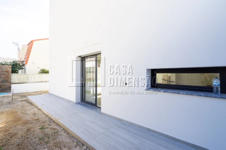 Moradia T4 para Venda em Charneca de Caparica e Sobreda Foto 40